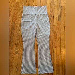 Hatch The Ultimate Before, During and after Crop Flare legging